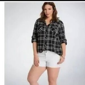 Torrid Black and White Plaid Button Down Camp Shirt 5
